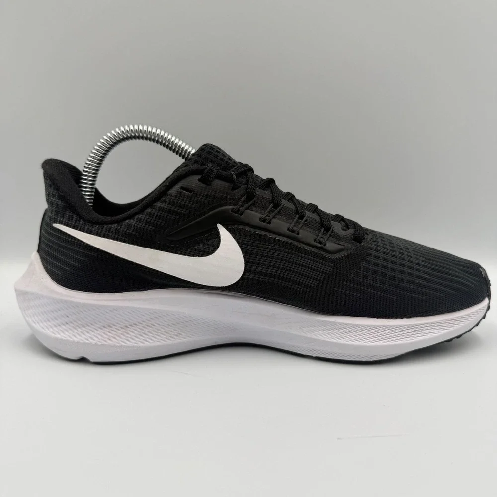 Nike Air Zoom Pegasus 38 Womens Size 7.5 Running Shoes DH4072-001 Black White